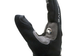 glove-winter-info-bubbles-530x333 Safe Cycling With Zackees Turn Signal Gloves